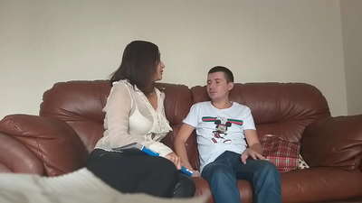 ਸ਼ਰਮੀਲੇ ਵਿਦਿਆਰਥੀ ਨੇ ਅਸੰਤੁਸ਼ਟ ਅਧਿਆਪਕ (ਮਿਲਫ ਅਲੀਨਾ ਤੁਮਾਨੋਵਾ)